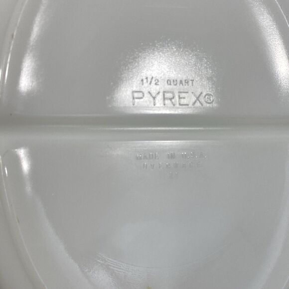 Vintage Pyrex Town and Country 1.5-quart oval divided casserole dish Brown - Picture 5 of 7